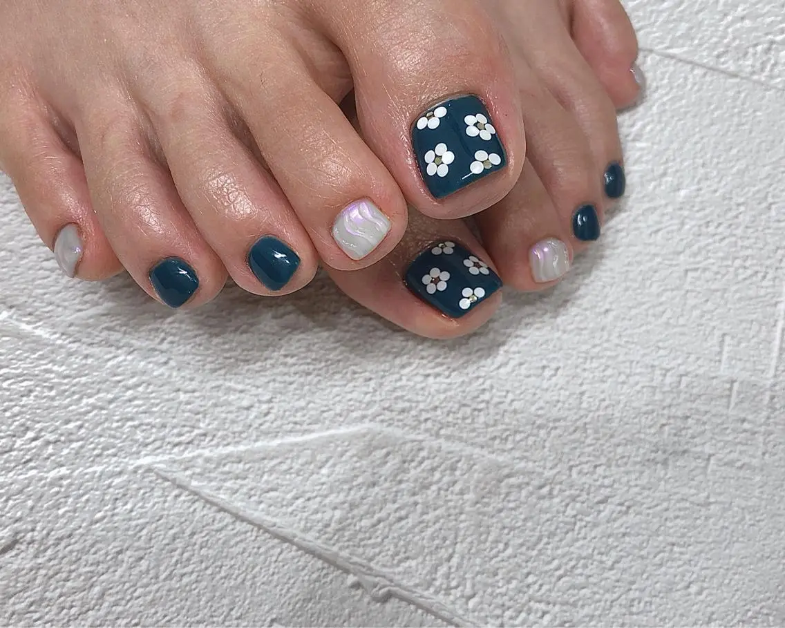 ネイル アートネイル オーロラネイル フラワーネイル フットネイル フットネイル saki_ nail heronのネイルデザイン