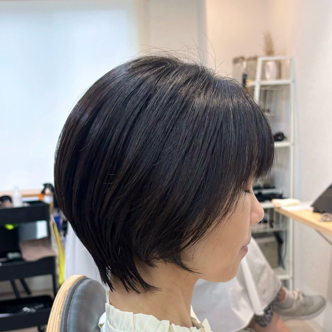 ショート カット ヘアカラー トリートメント レイヤー/艶感 /透明感カラー/うみのヘアスタイル