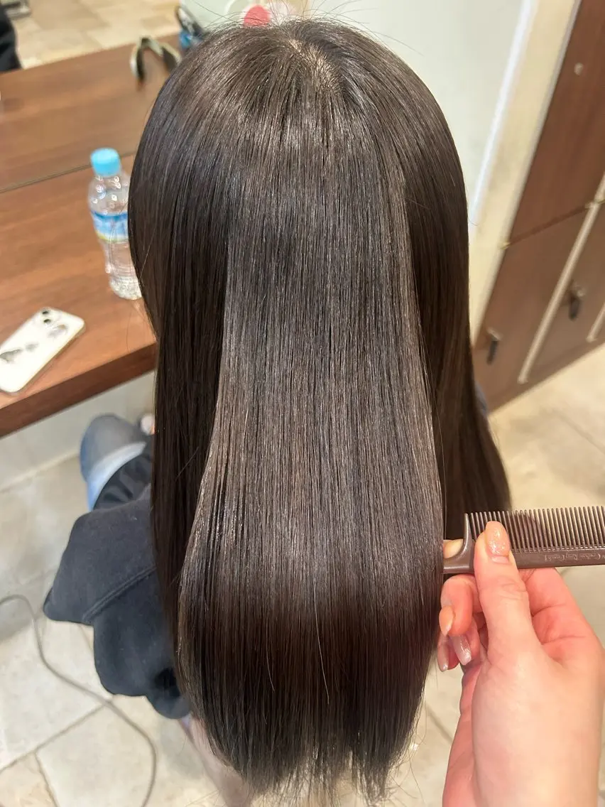 セミロング パーマ 脇野 真琴のヘアスタイル
