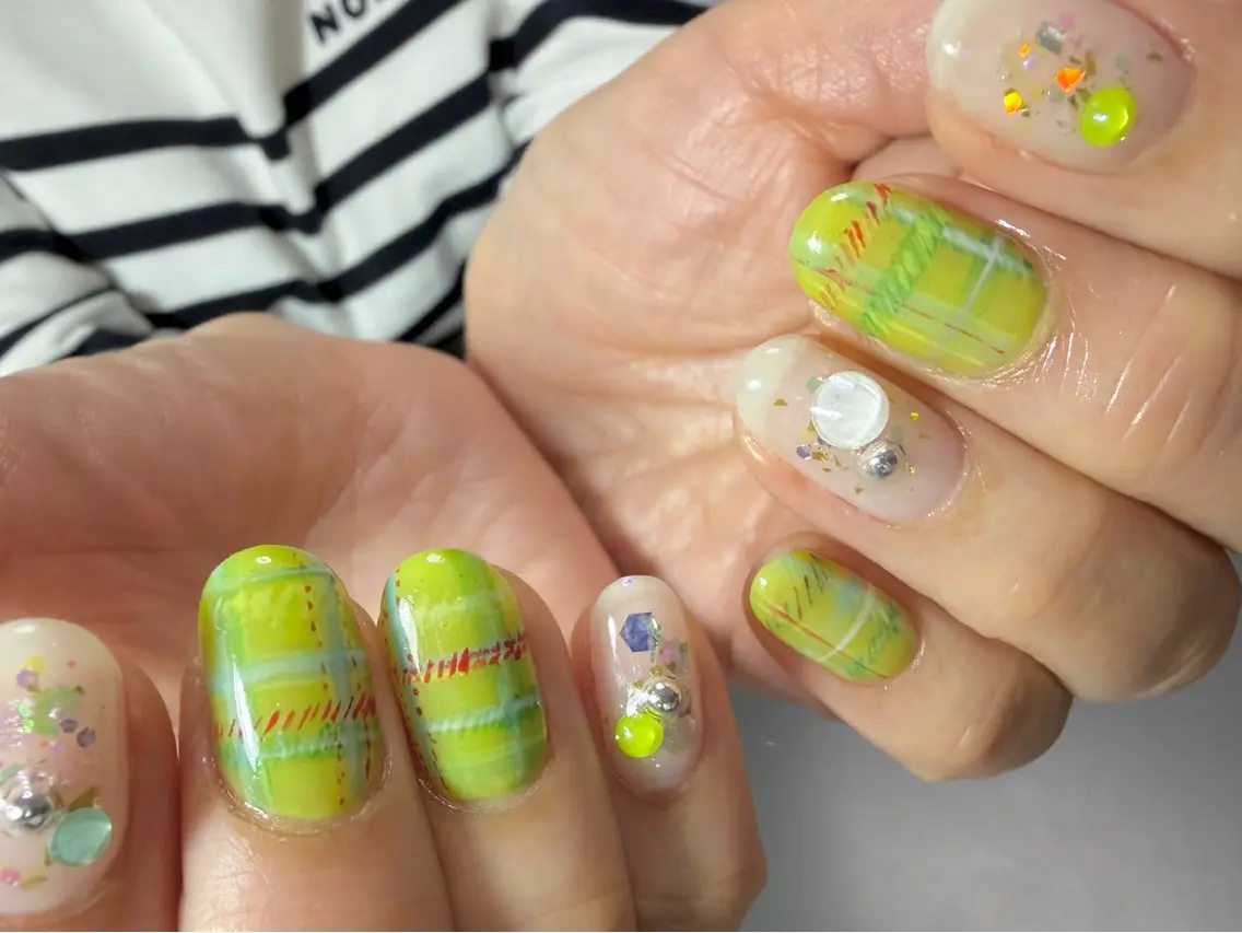 ネイル 12 designのネイルデザイン