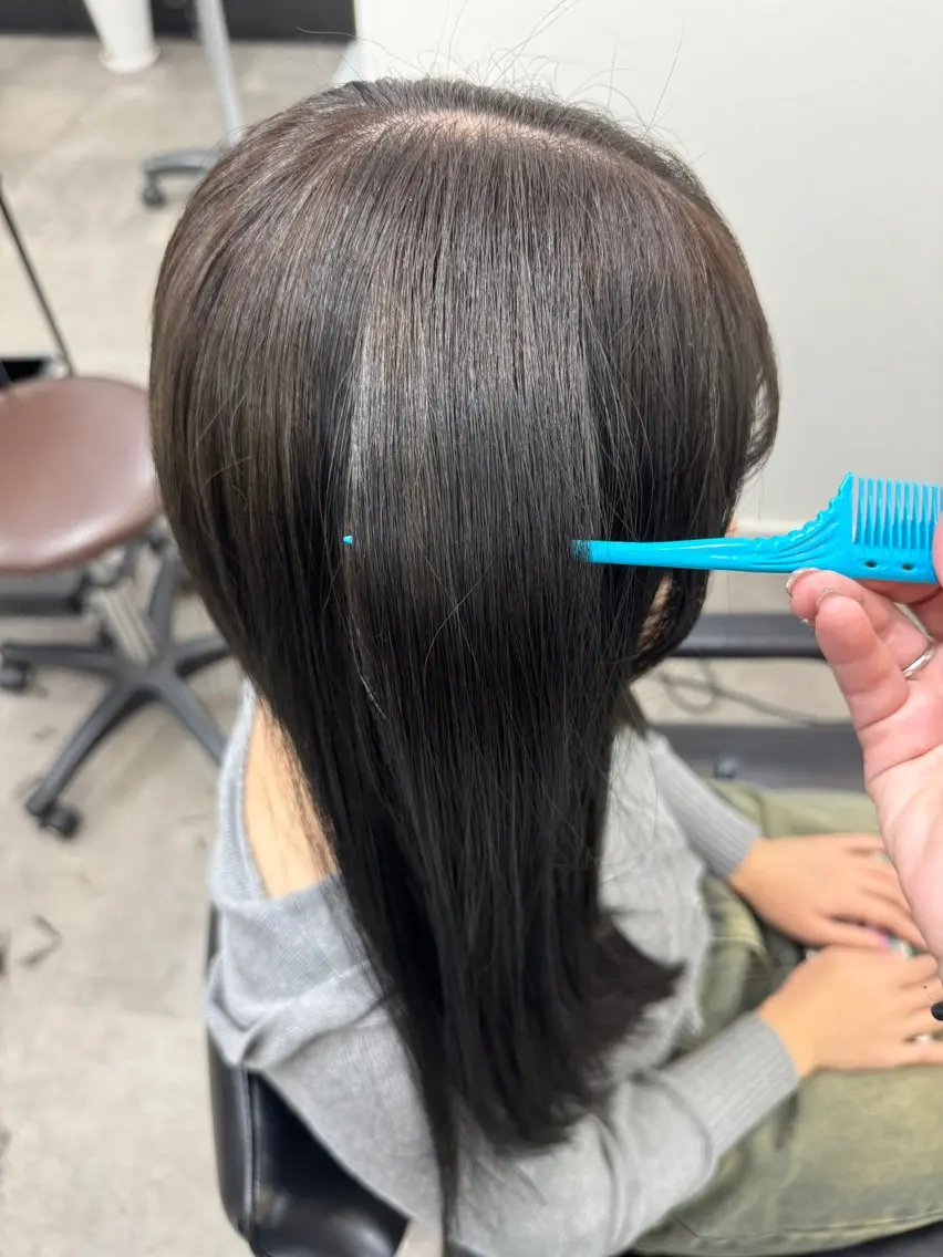 ロング カラー グレージュ ヘアカラー トリートメント 近藤 愛理のヘアスタイル