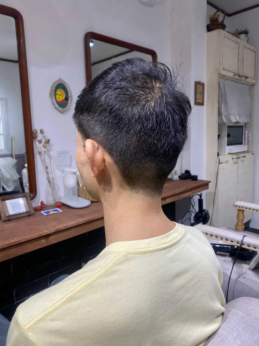 メンズカット(シャンプーあり)Men's cut – shampoo included 💈清潔感あるスタイルに。の写真