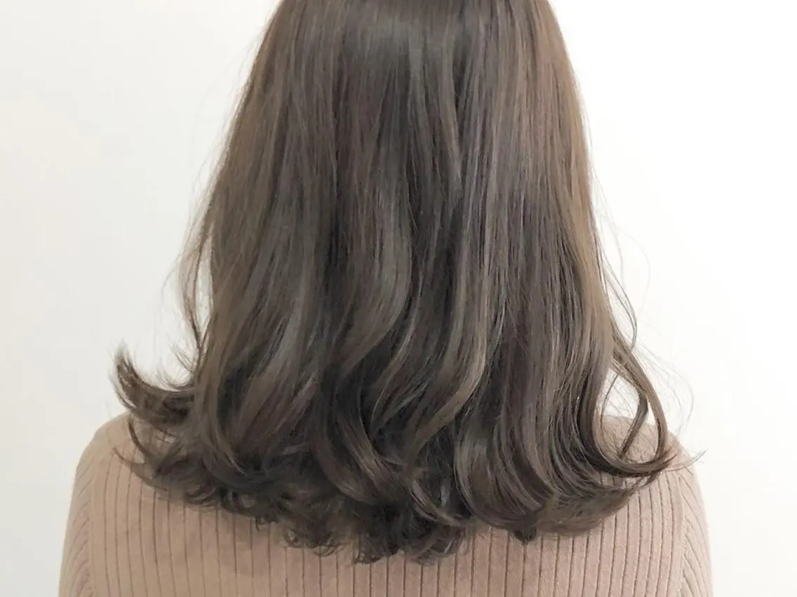 ミディアム カラー パーマ ヘアアレンジ ネイル マツエク・マツパ 川野 彩海のヘアスタイル