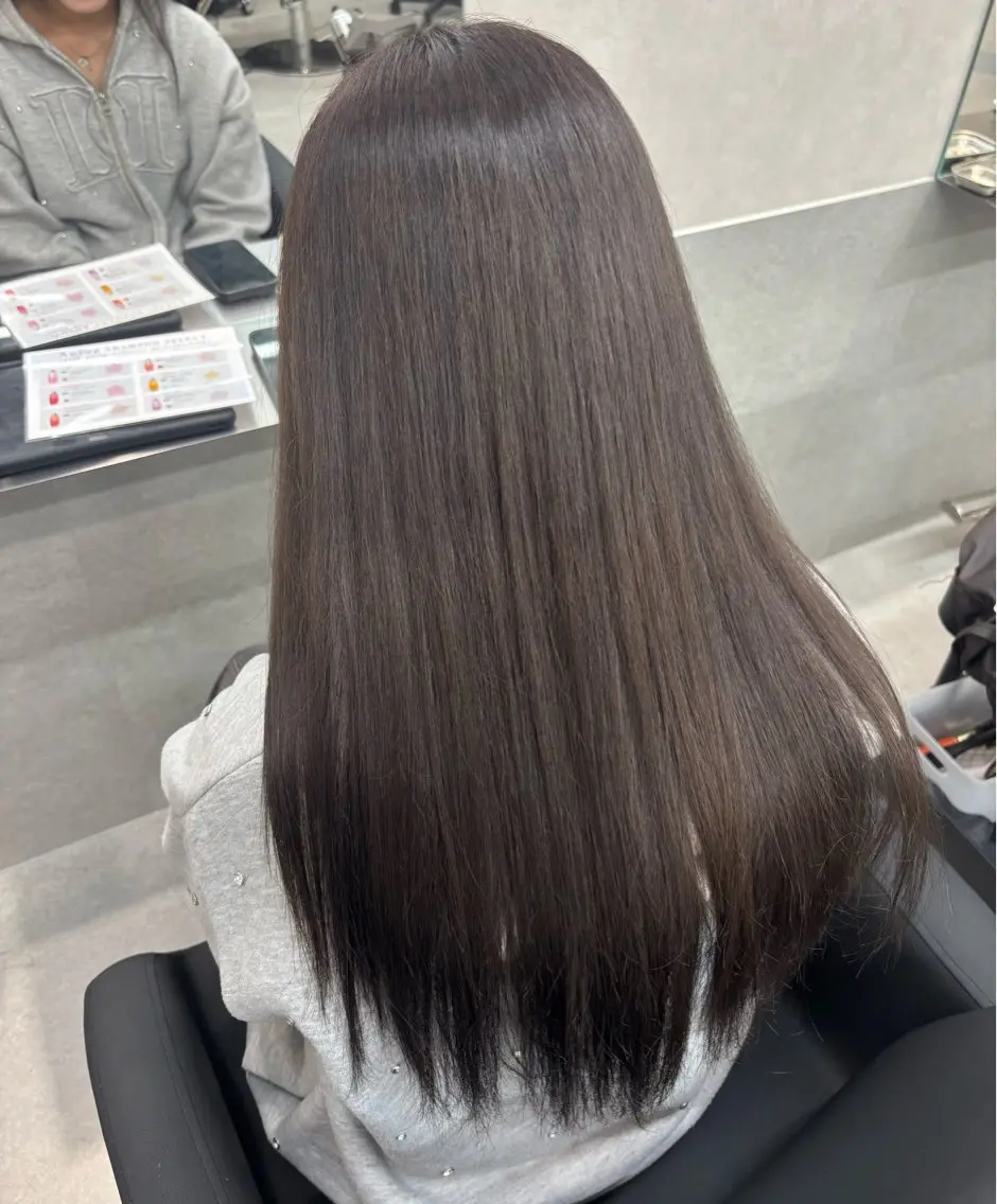 ロング カラー ベージュカラー GiseL 美優のヘアスタイル