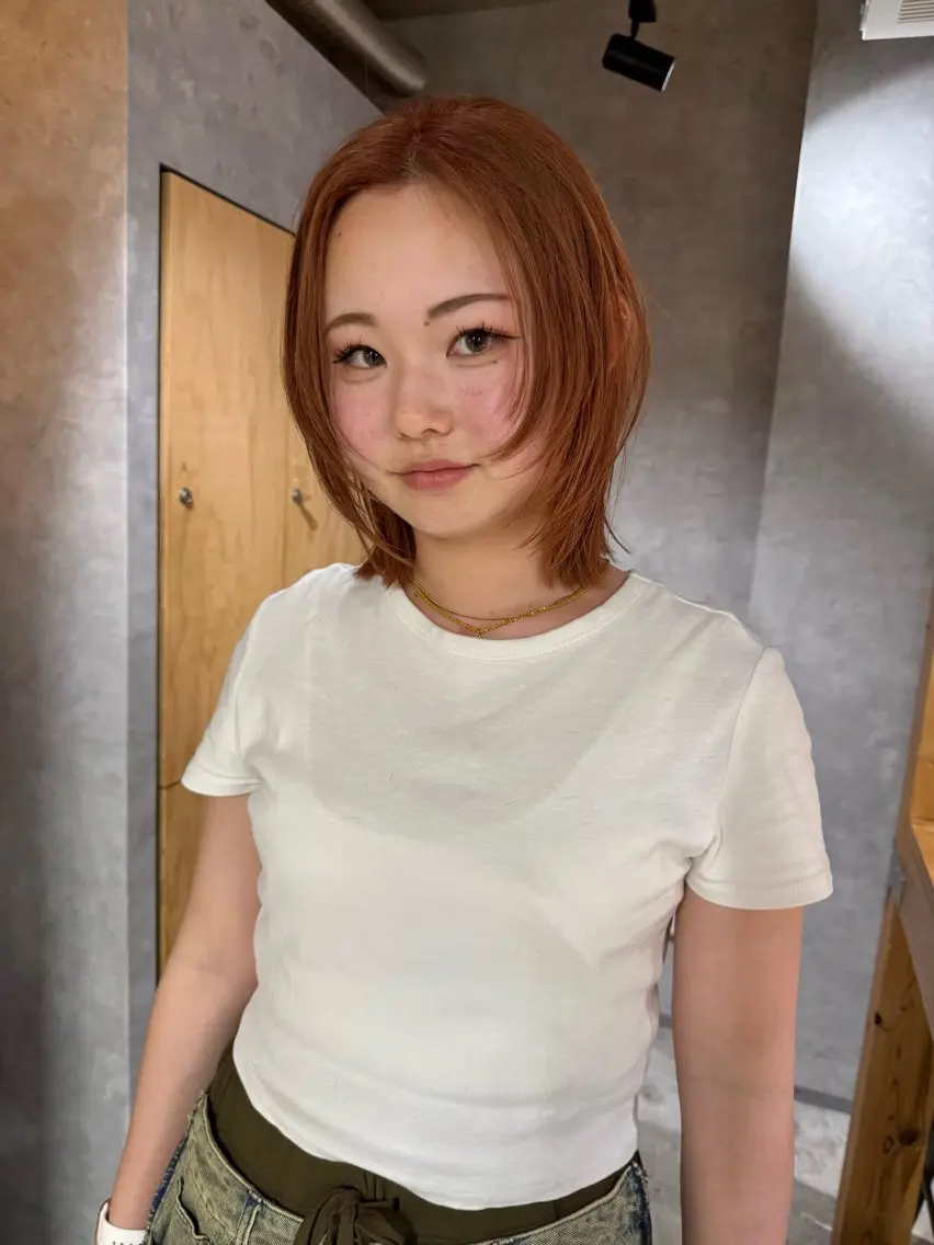 ショート以外のレディースカット＋ワンカラーの写真