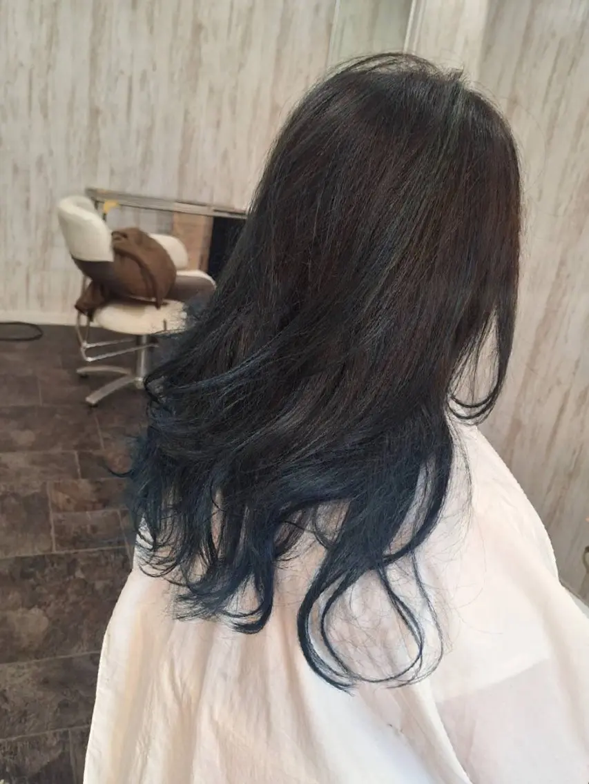 ロング カラー バレイヤージュ ブルーカラー ブルージュ レイヤーカット 斉藤 啓太のヘアスタイル