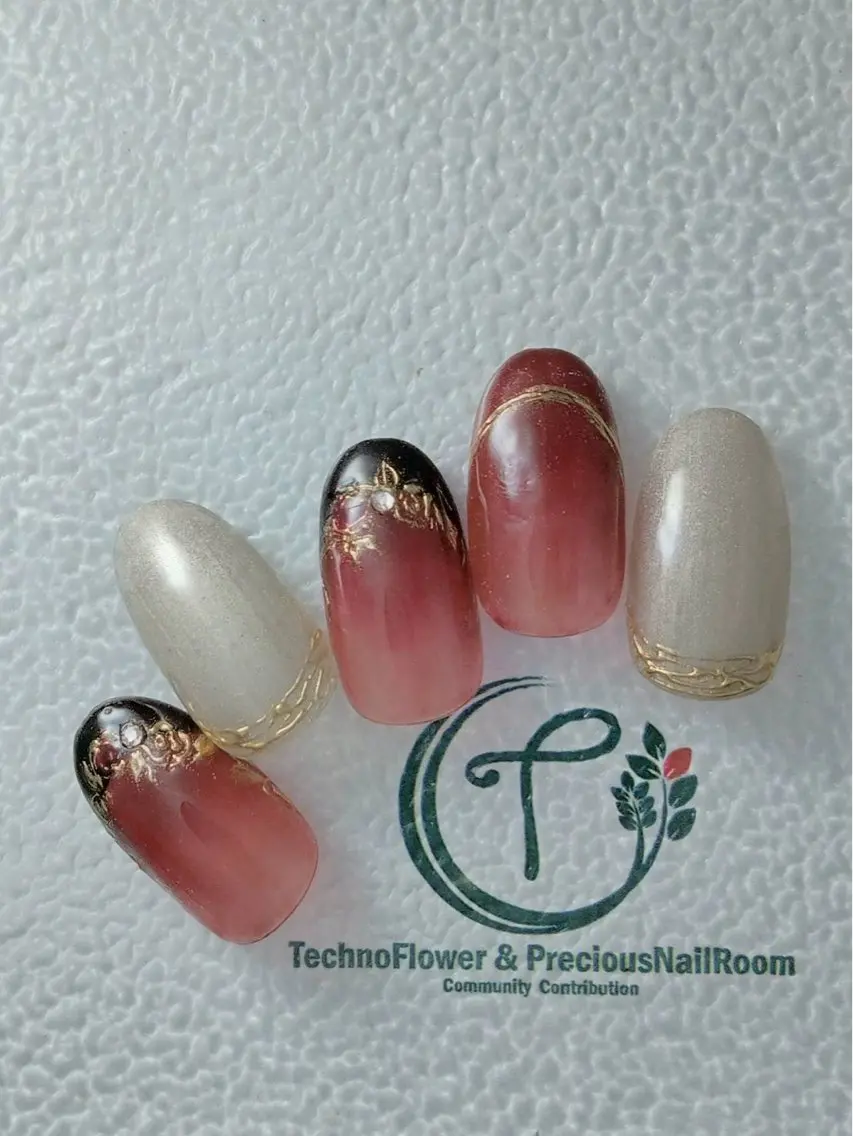ネイル フラワーネイル precious nail roomのネイルデザイン