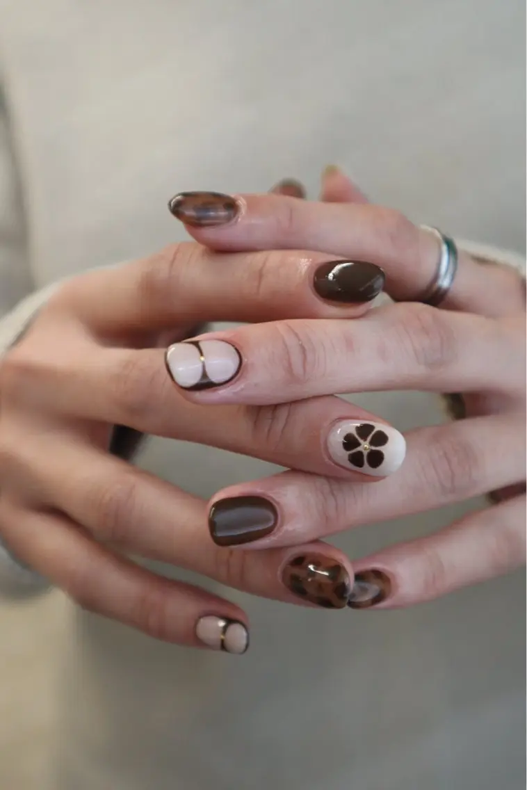 ネイル ブラウン ハンドネイル chika ／ nailのネイルデザイン
