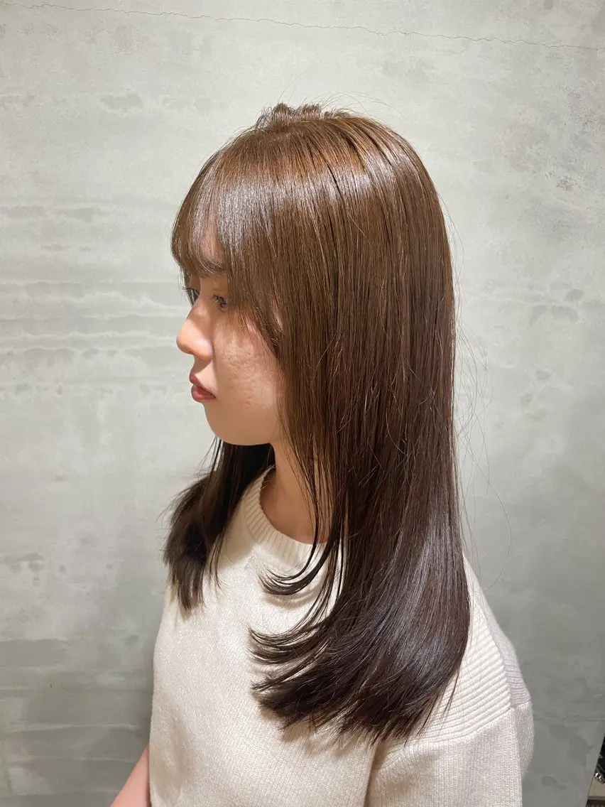 ロング カラー ベージュカラー ブリーチ インナーカラー オリーブベージュ レイヤーカット momoka 女性限定のヘアスタイル