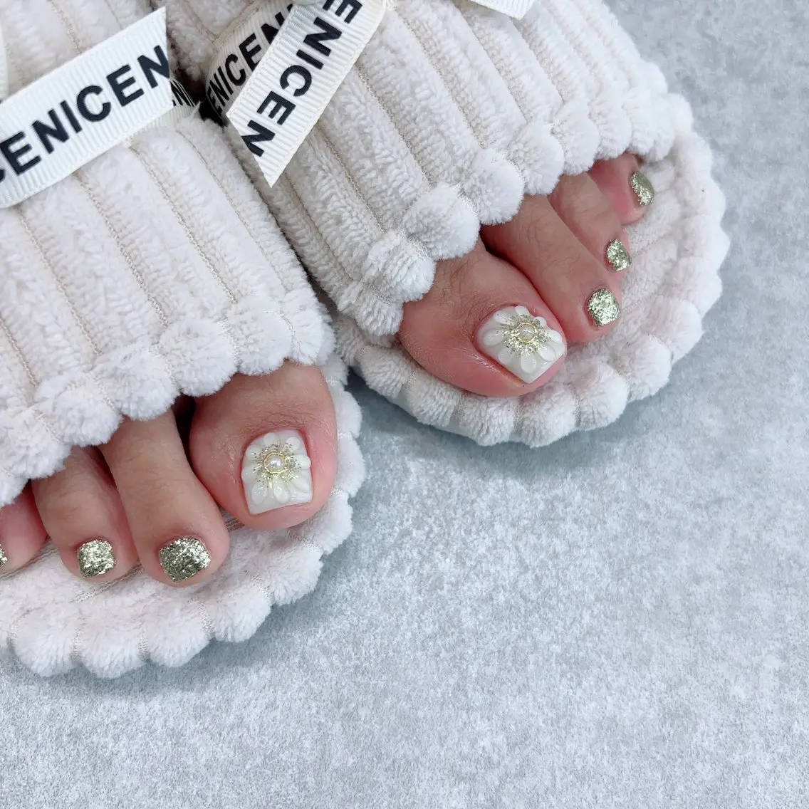 ネイル オーロラネイル ブルー フットネイル 氷ネイル・うるうるネイル キラキラネイル フットネイル Lance nailのネイルデザイン