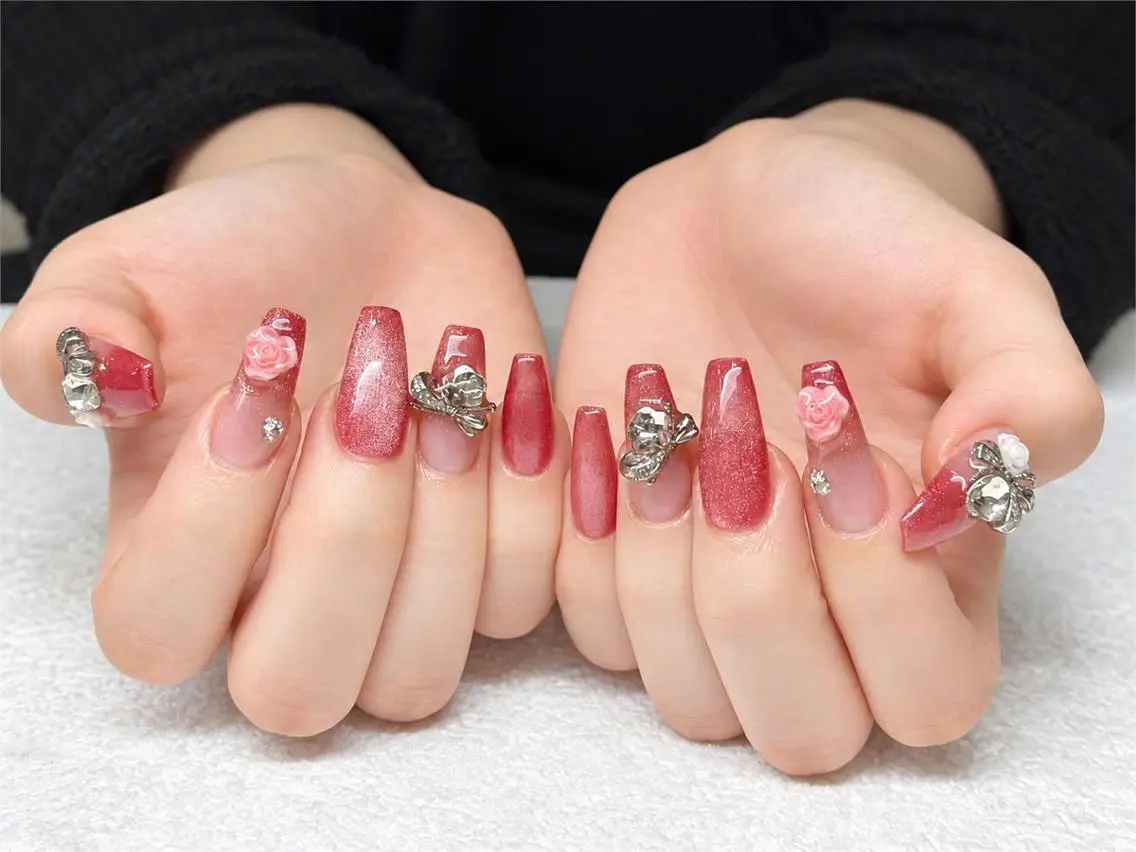 ネイル オーロラネイル ブルー チークネイル 長さ出し フットネイル ハンドネイル NAILS168 池袋西口駅前店のネイルデザイン