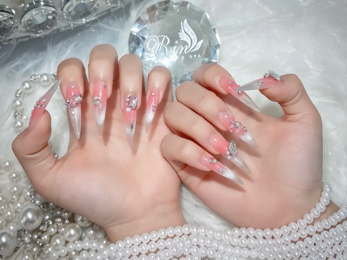 ネイル オーロラネイル チークネイル 桜ネイル クリアネイル ドット ハンドネイル Rin Nail Shinokuboのネイルデザイン