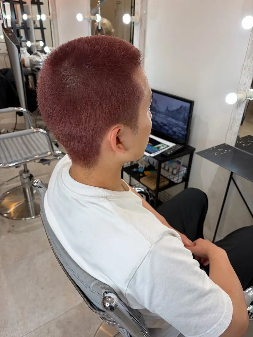 メンズ メンズブリーチ メンズハイトーン サカイ シホのヘアスタイル