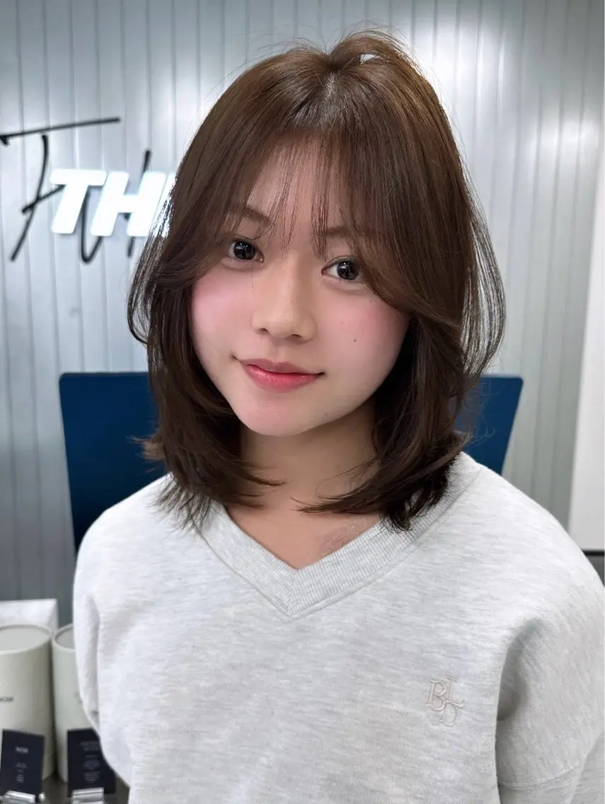 ロング カラー ヘアアレンジ カット ヘアカラー トリートメント ヘッドスパ ヘアセット 艶カラー/ハイトーン /レイヤーカットのヘアスタイル