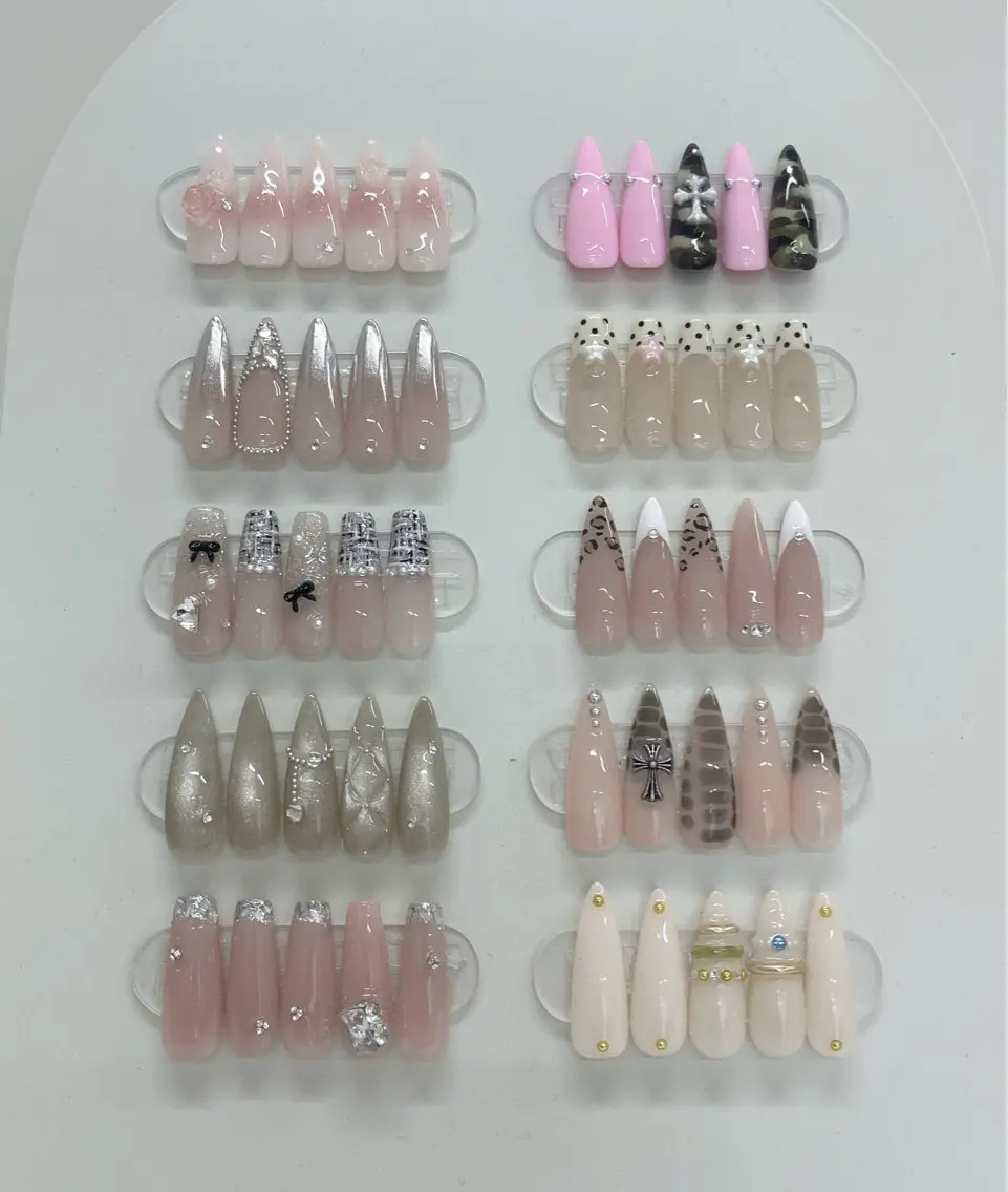 ネイル ハンドネイル schon 🎀saraのネイルデザイン