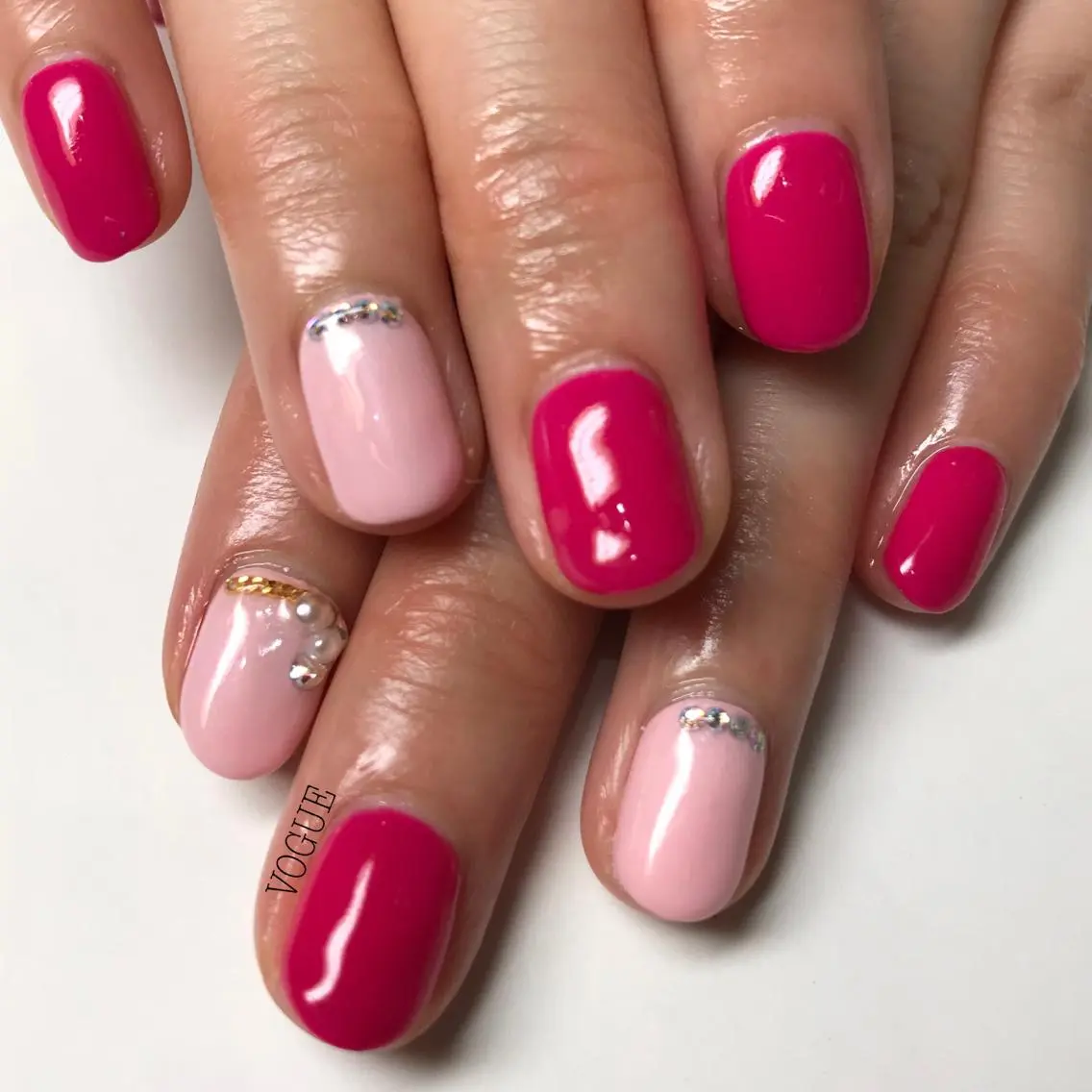 ネイル ワンカラーネイル ハンドネイル VOGUE ×SWANのネイルデザイン