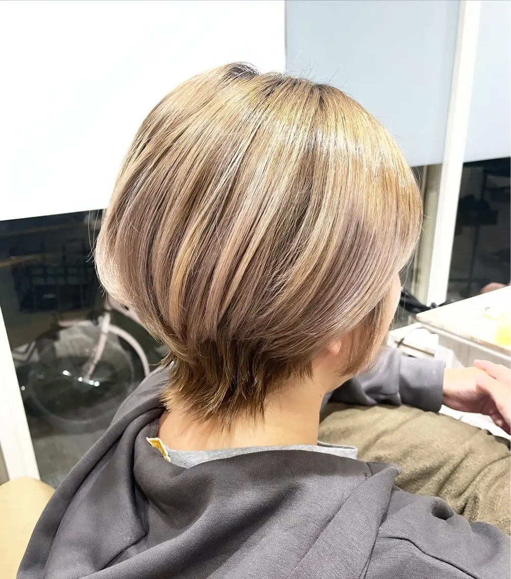 ショート 東 歩音のヘアスタイル