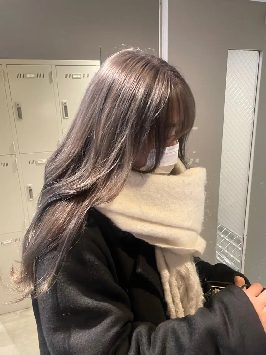 ロング カラー 抜け感レイヤー︴ ニュアンスカラーのヘアスタイル