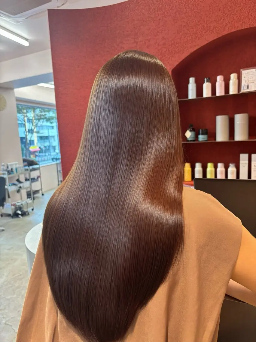 セミロング カット 縮毛矯正 Bonheur新宿 michiko艶髪のヘアスタイル