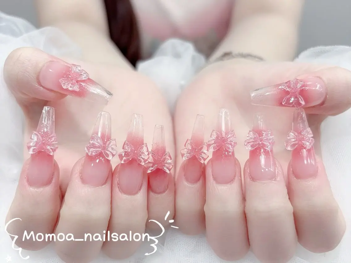 ネイル キラキラネイル 韓国ネイル スカルプネイル ハンドネイル MoMoA Nail ネイル長さ出し専門店のネイルデザイン