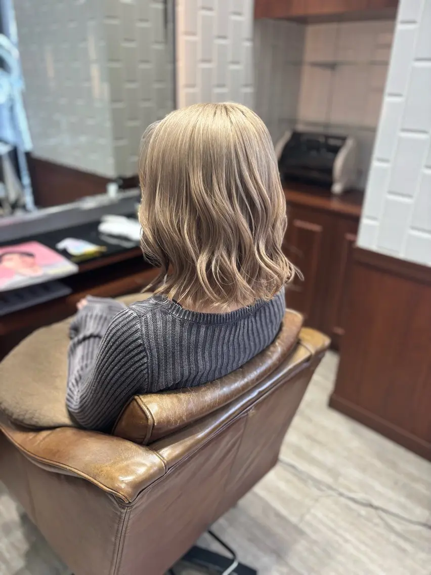 ミディアム カラー 岩柳 秋空のヘアスタイル