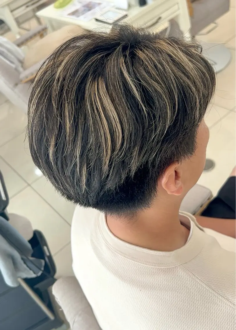 ショート カラー 抜きっぱなしブロンド ハイライトカラー ハイライト カット ヘアカラー 大竹里旺/belle /インナーカラーのヘアスタイル
