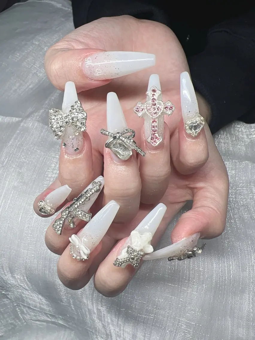 ネイル ハンドネイル Lee Nailsのネイルデザイン