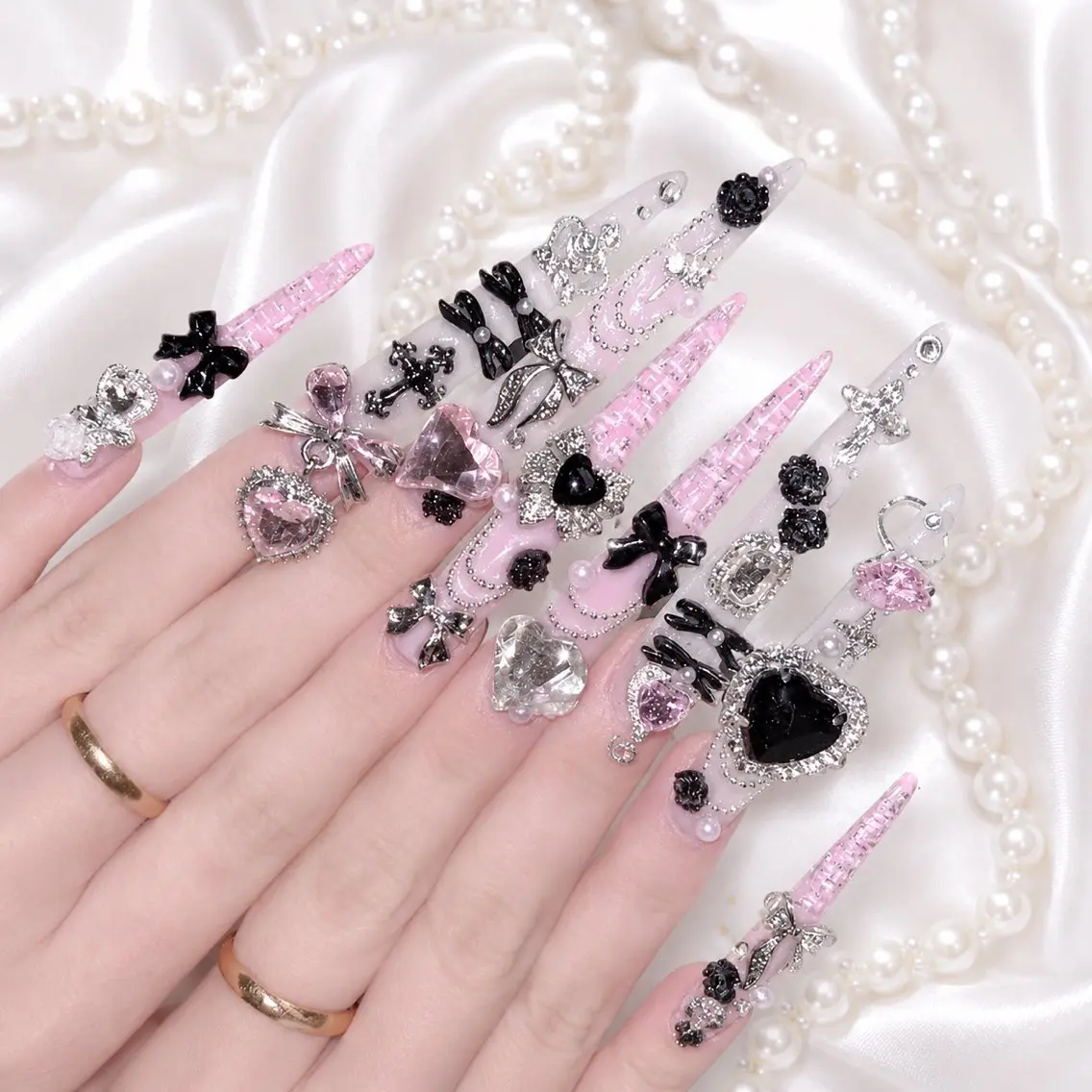 ネイル アートネイル オーロラネイル ボルドー チークネイル フレンチネイル ハンドネイル Sakura Nail Salonのネイルデザイン