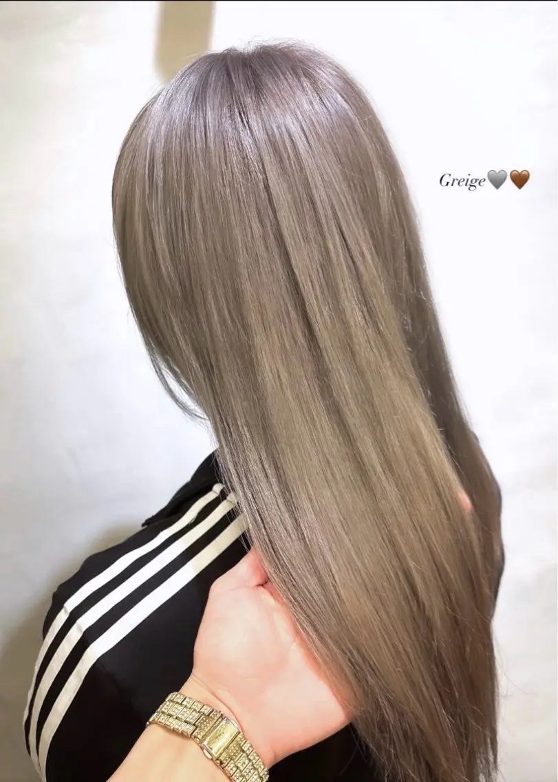 ロング カラー ヘアカラー トリートメント 鮫島海斗☆レイヤー☆ ケアブリーチのヘアスタイル