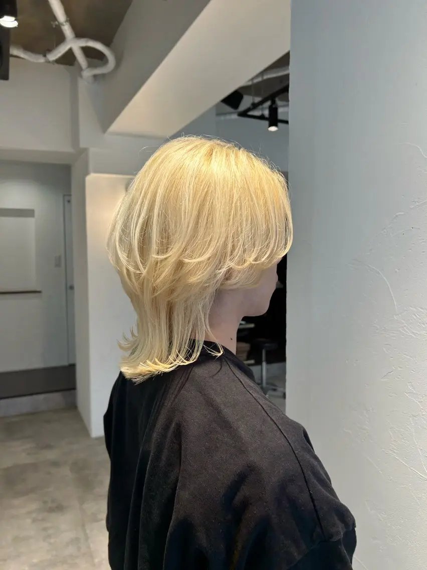 カラー ヘアアレンジ メンズ メンズブリーチ メンズハイトーン ベージュカラー ブリーチ ケアブリーチ カット 李奈🍒府中/ レイヤー透明感カラーのヘアスタイル