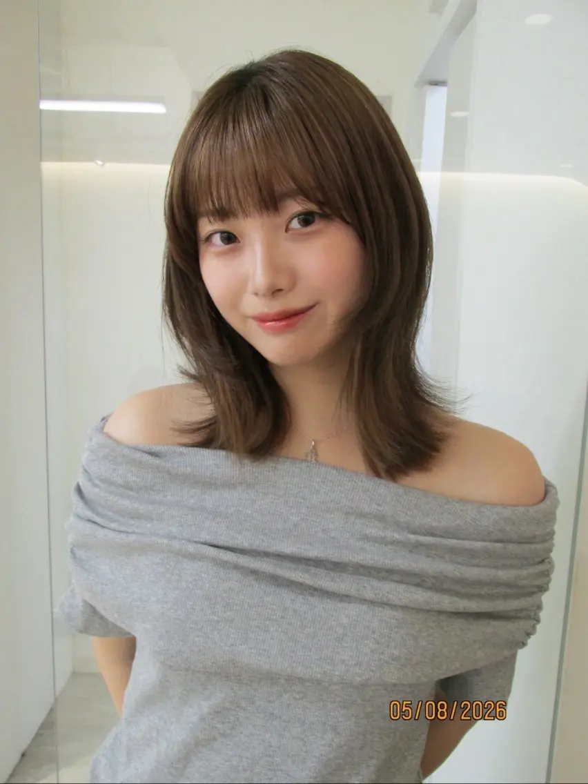 ミディアム カラー ベージュカラー レイヤーカット 坂本 寧々のヘアスタイル