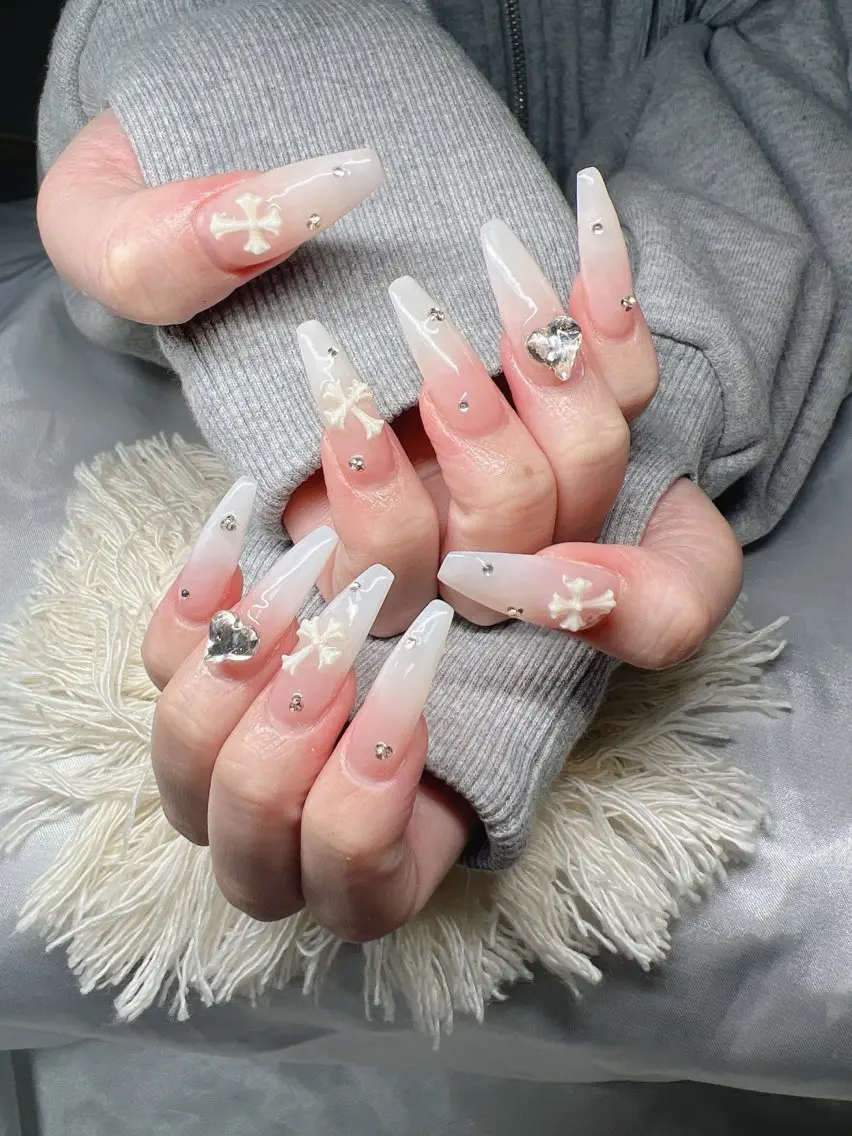 ネイル 長さ出し グラデーション 卒業式 キラキラネイル マグネットネイル ハンドネイル Lee Nailsのネイルデザイン