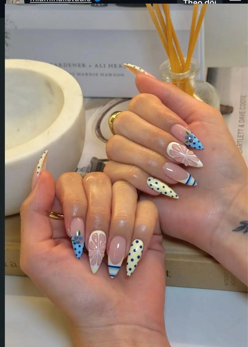 ネイル ジェルネイル 韓国ネイル 持ち込み シンプルネイル ワンホンネイル ハンドネイル 🎀Aura. Yurachanのネイルデザイン