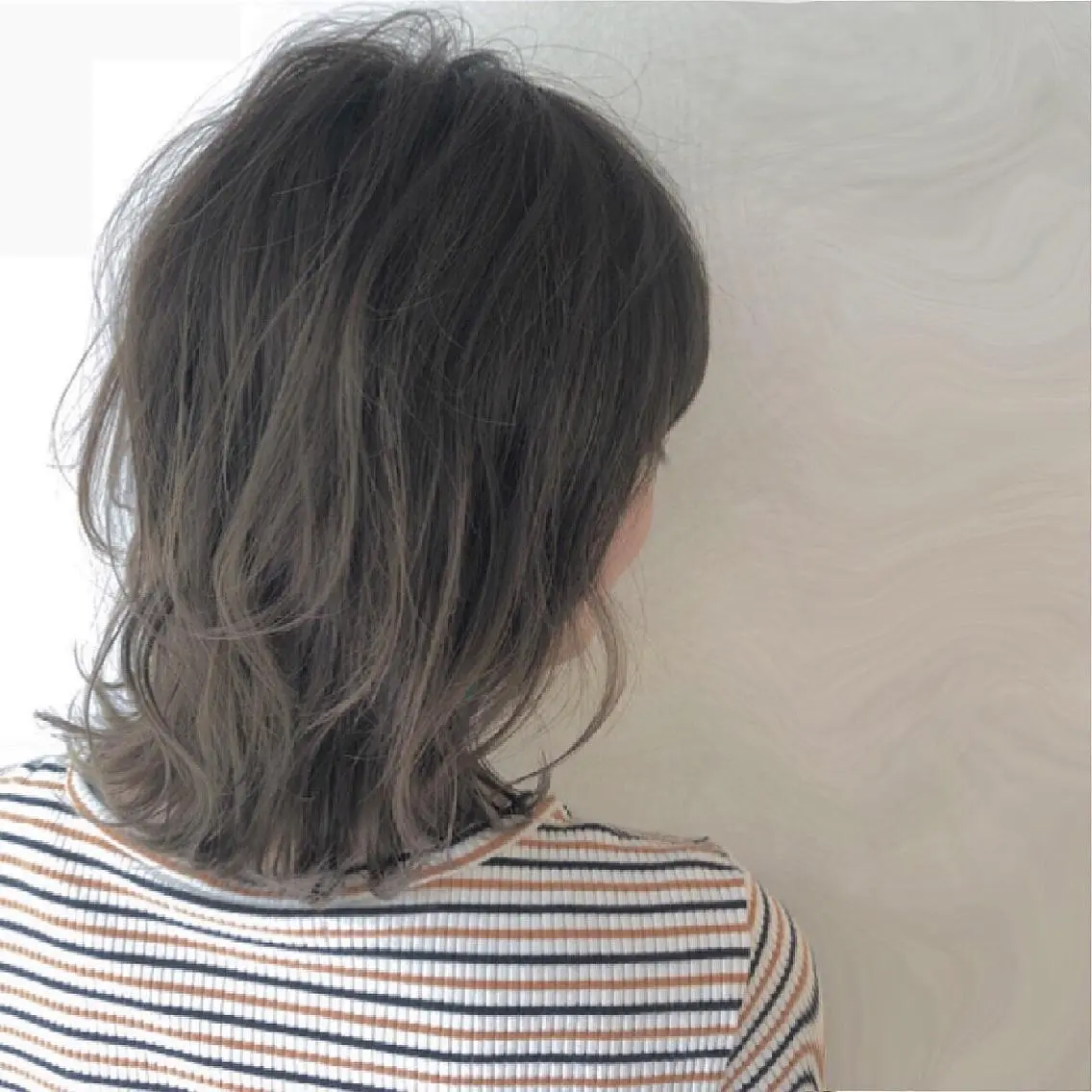 ミディアム カラー アディクシーカラー バレイヤージュ グレージュ イルミナカラー レイヤーカット kohana 🎀韓国ヘア🎀🤍のヘアスタイル
