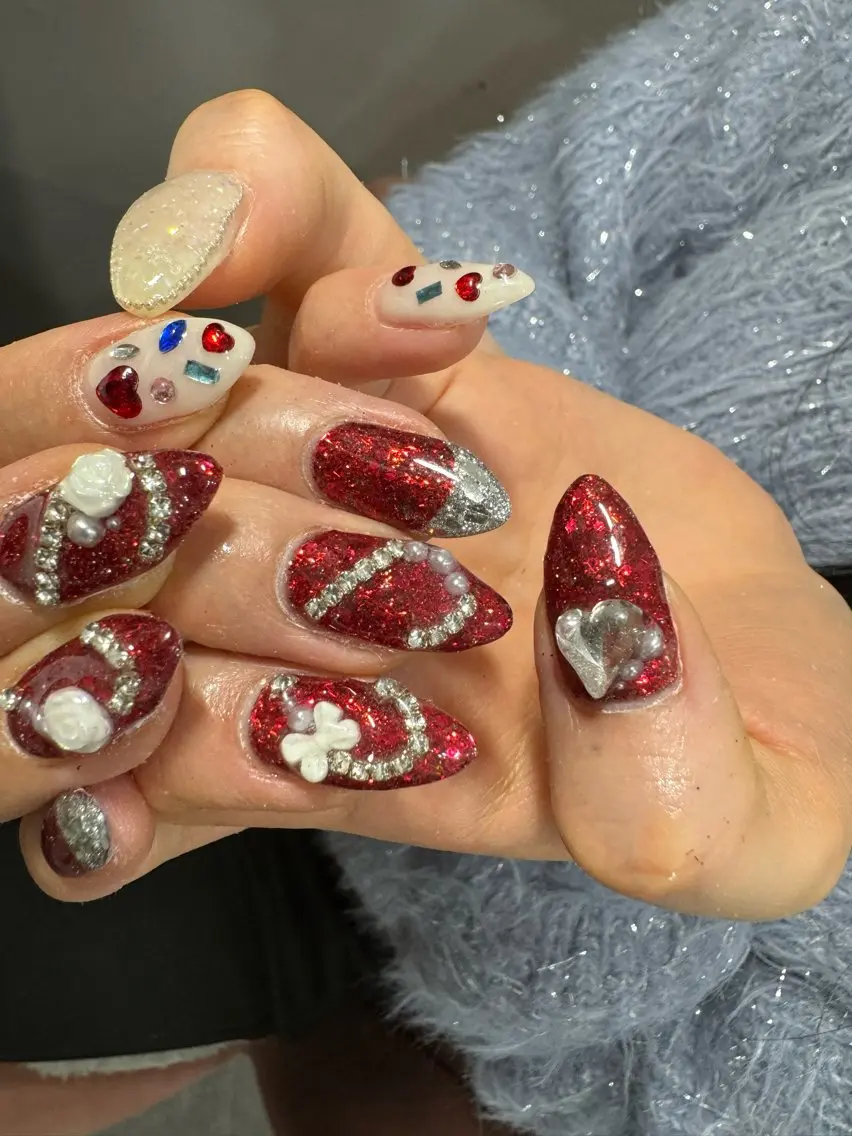 ネイル LAVISH 大和店 emi･:*+のネイルデザイン