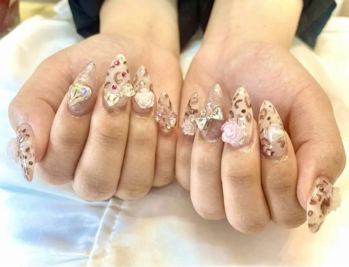 持ち込みOK❤️(デザイン自由、アート、パーツ乗せ放題)❤️(オフなし、甘皮ケア付)💅の写真
