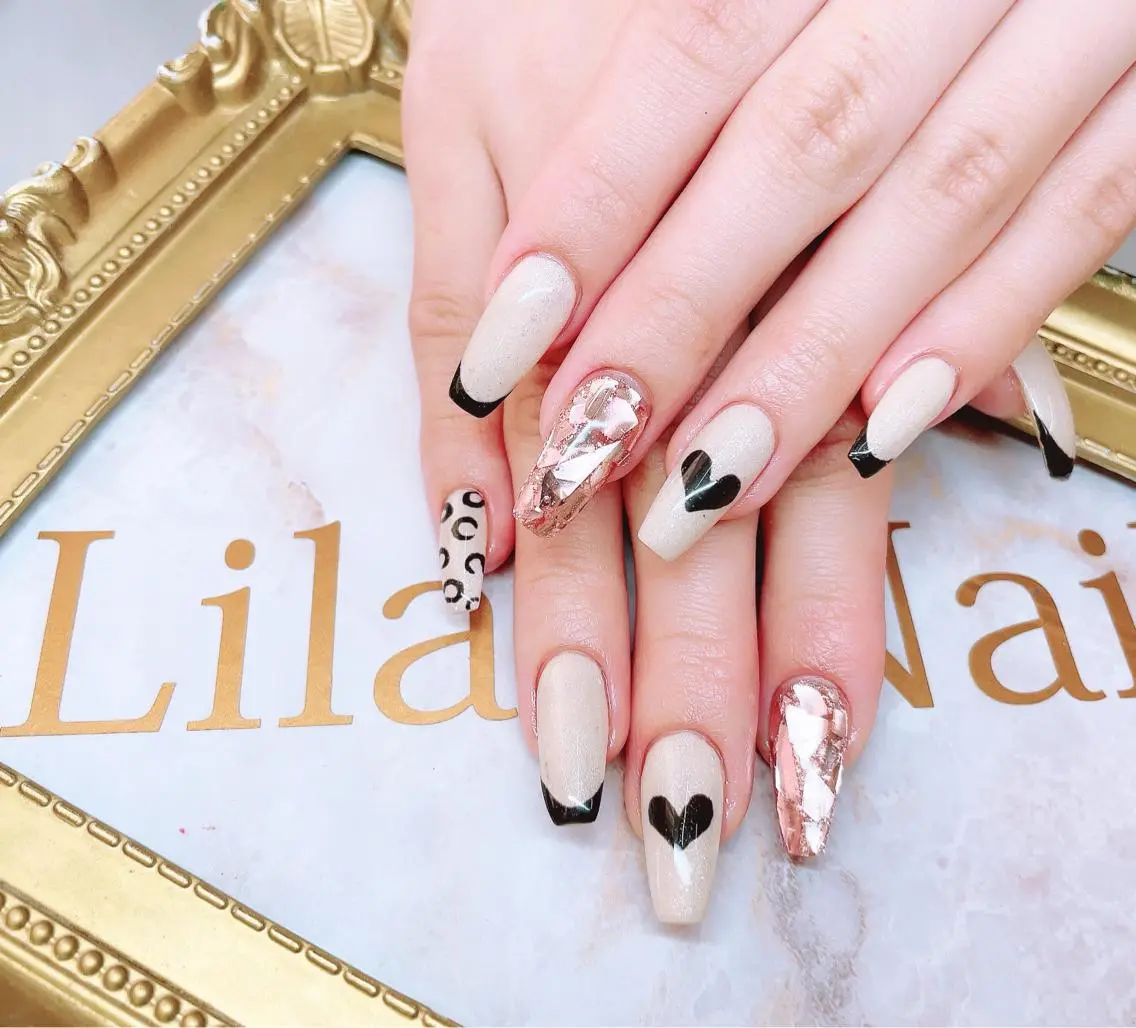 ネイル フレンチネイル ジェルネイル ハードジェル ハート キラキラネイル Lilas Nailのネイルデザイン