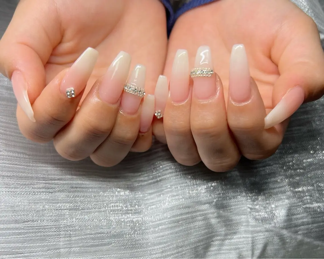 ネイル マグネットネイル ピンク ネイルチップ 冬ネイル クリスマス ハンドネイル Lee Nailsのネイルデザイン