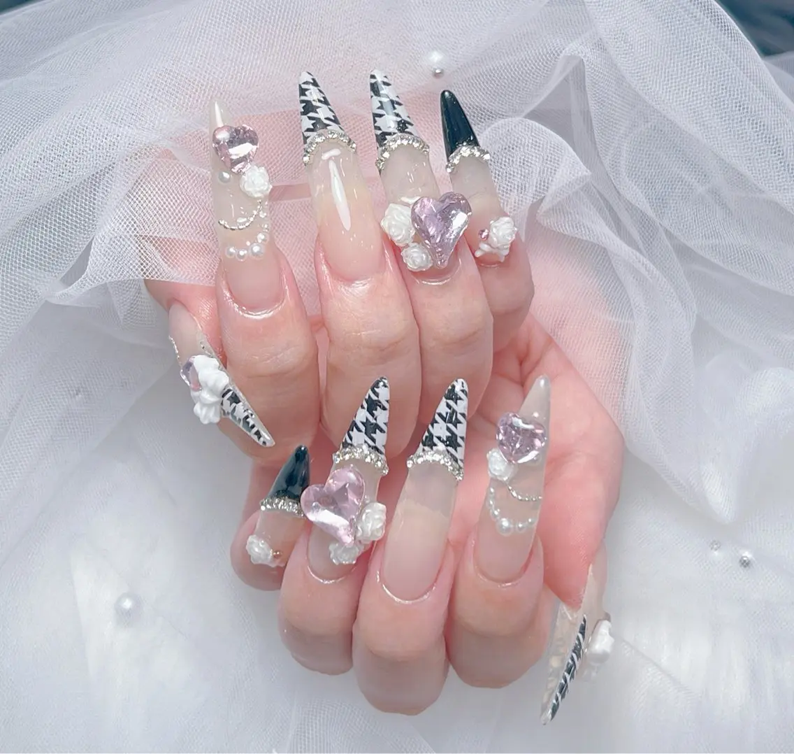 ネイル アートネイル オーロラネイル チークネイル 長さ出し フットネイル Miya _nailのネイルデザイン