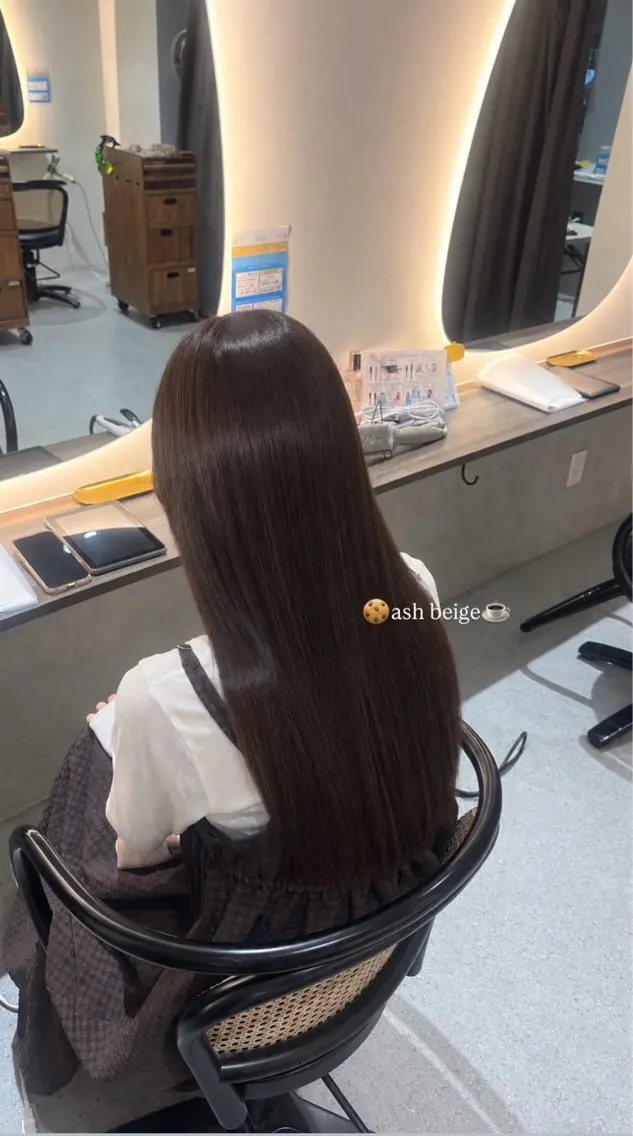 セミロング カラー 🍒みしろ ほたる🍒のヘアスタイル