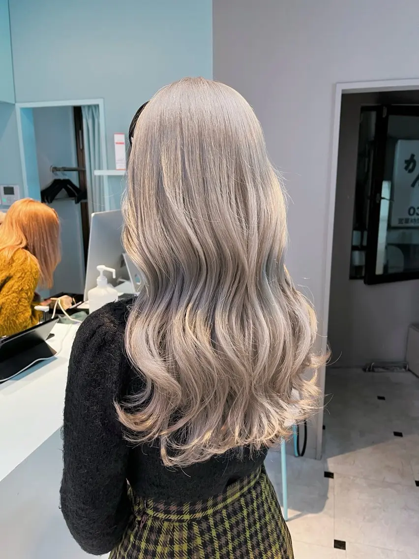 ロング カラー ヘアカラー トリートメント ブリーチカラー 🩵MIZUKIのヘアスタイル