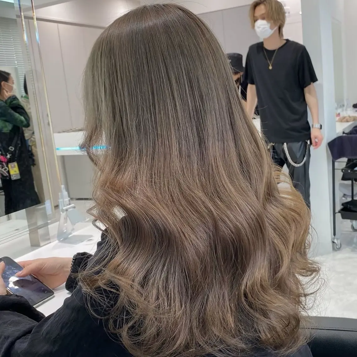 ロング カラー ヘアアレンジ ブリーチ ブリーチなしカラー 髪質改善 🫧モテる💗ダメー ジレスハイトーン🫧のヘアスタイル