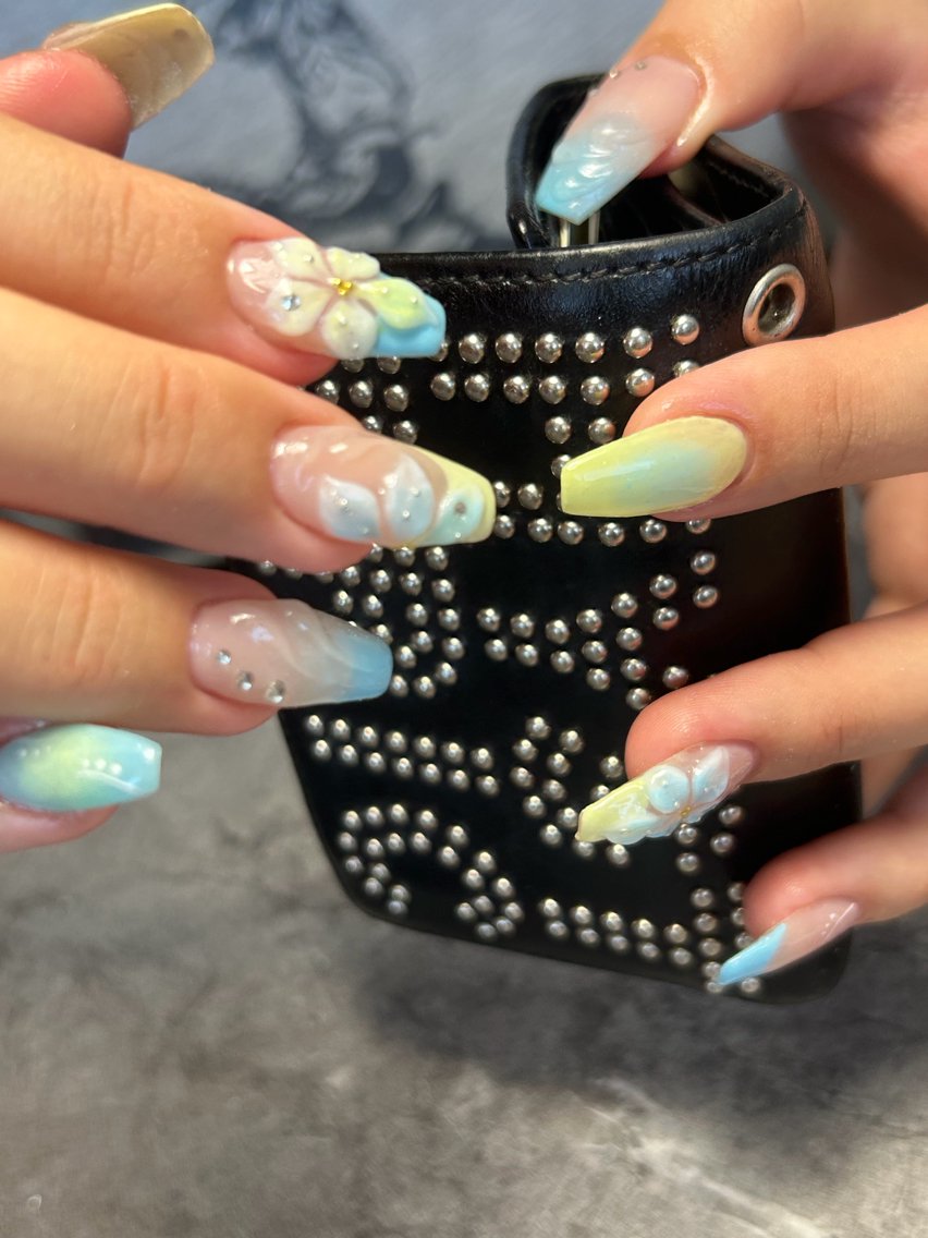 ネイル Nanami ︴ 個性派nailのネイルデザイン