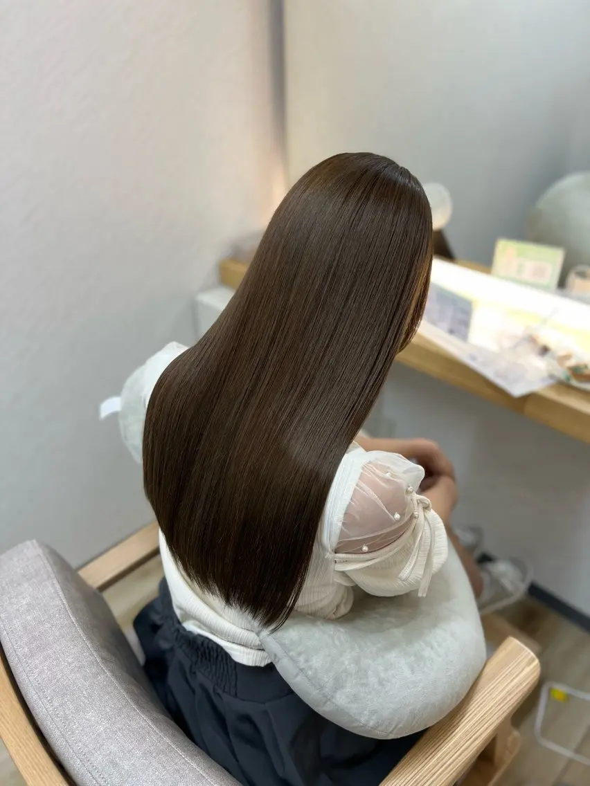 ロング カラー グレージュ オリーブグレージュ オリーブグレー カット ヘアカラー トリートメント ECLART 町田 井口聖也のヘアスタイル