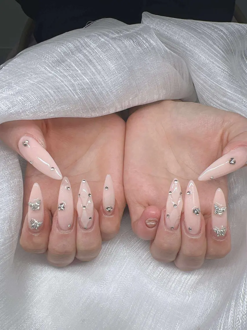 ネイル 長さ出し グラデーション 卒業式 キラキラネイル マグネットネイル ハンドネイル Lee Nailsのネイルデザイン