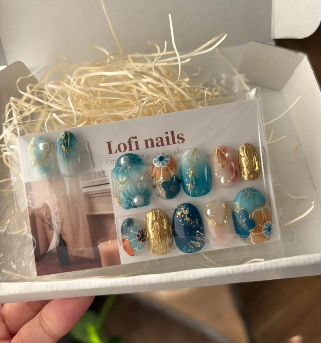 【オリジナルネイルチップ💅✨】【特別な日♡結婚式♡卒業式♡など】普段ネイルが出来ない方にもオススメ🧸の写真