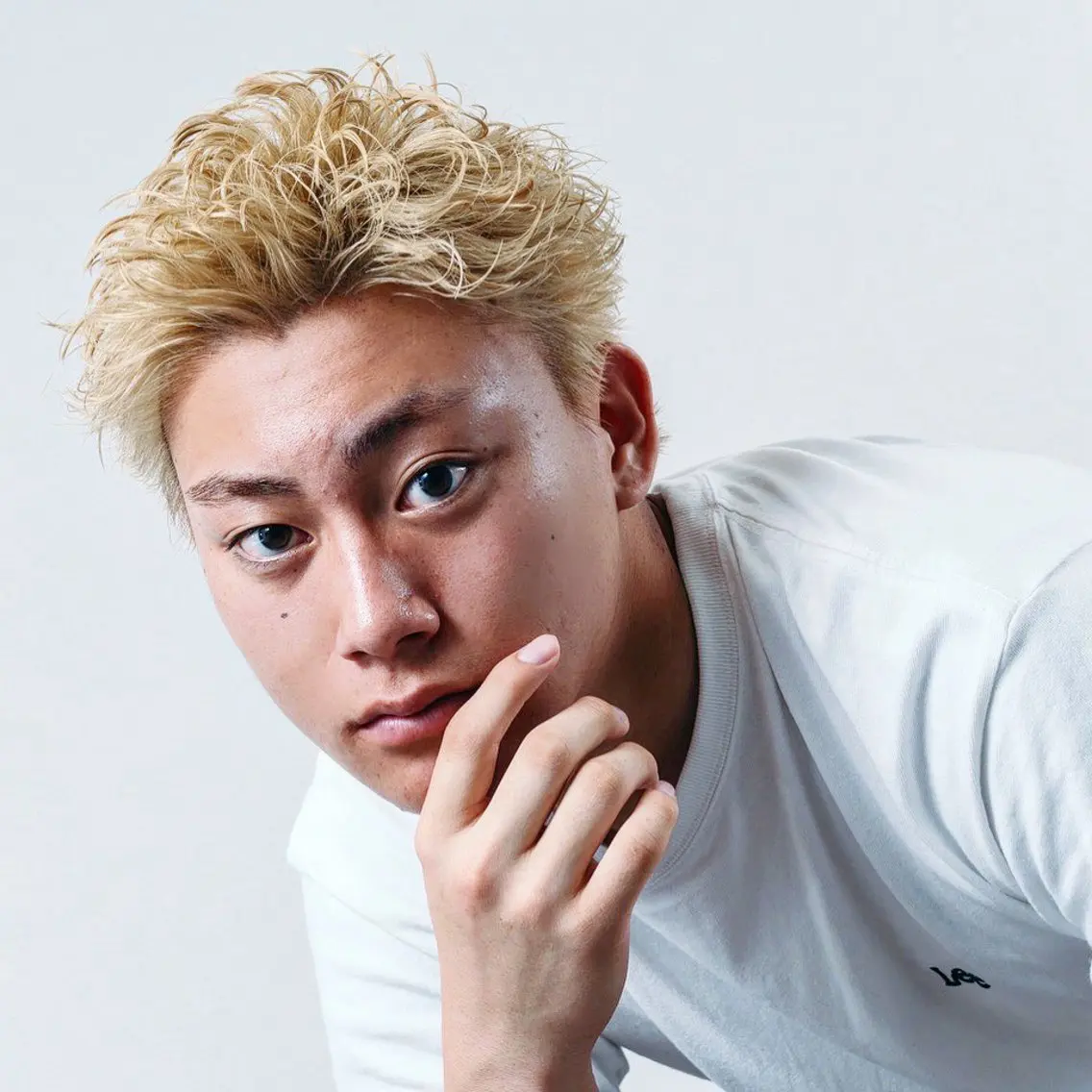 メンズ メンズハイトーン カット メンズ特化美容師 若林陸のヘアスタイル
