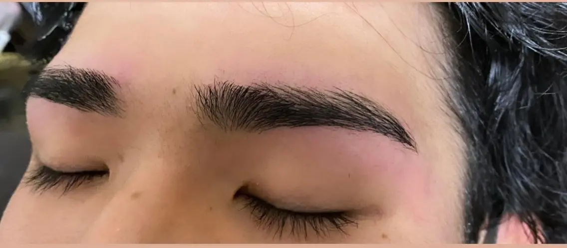 アイブロウ EYES YUNのマツエク・マツパデザイン