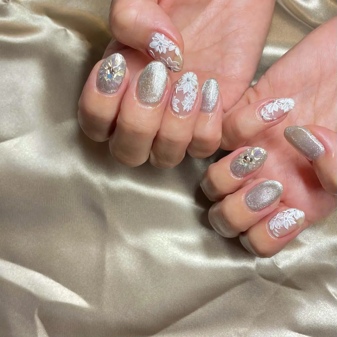 ミディアム カラー パーマ ヘアアレンジ メンズ キッズ ネイル マツエク・マツパ フラワーネイル ミラーネイル el. by Aoのネイルデザイン
