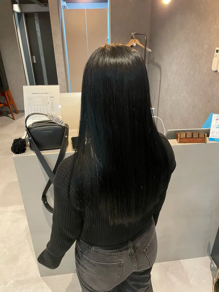 ロング カラー 黒髪 ブルーカラー ブルーブラック カット ヘアカラー ayaka |トレンドヘアのヘアスタイル